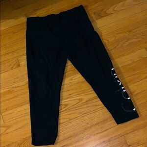 — Calvin Klein — Performance Leggings Medium/Large